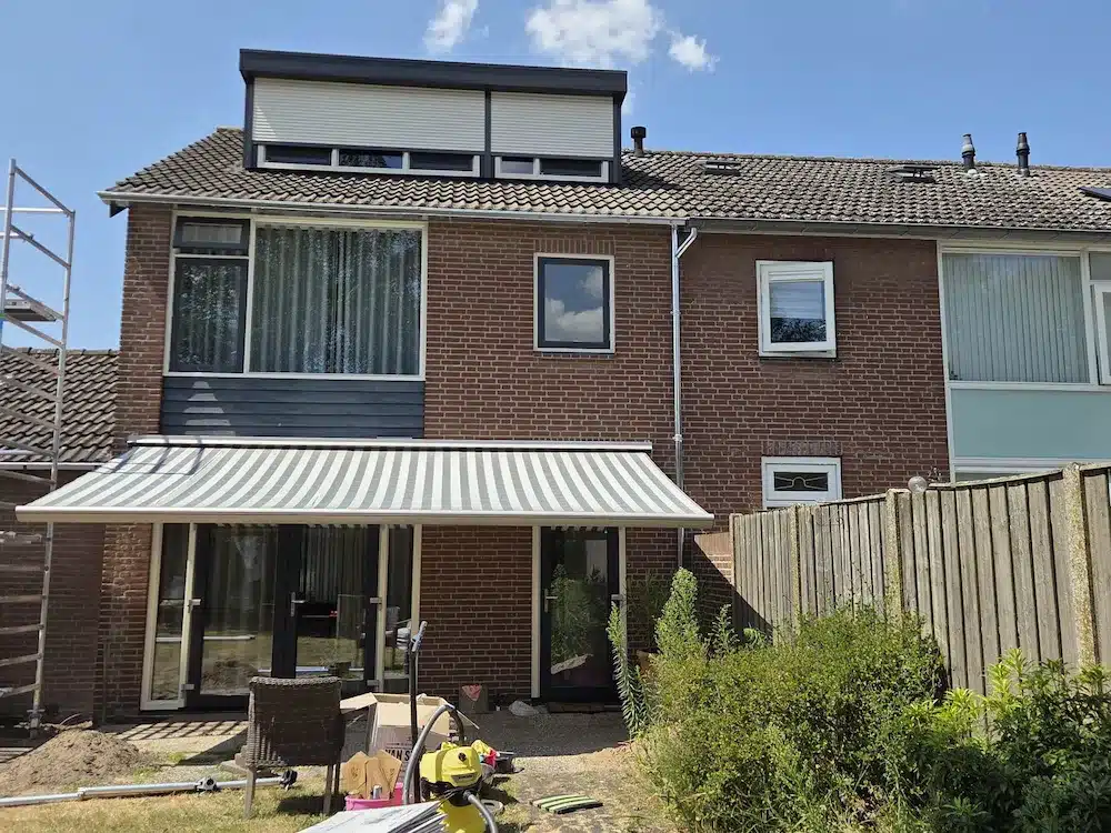 Dakgoot vervangen voor de aanbouw